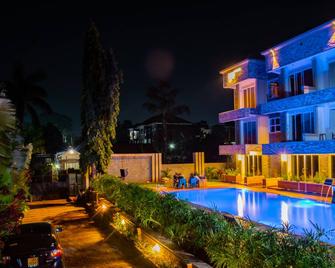 real home 2 - Jinja - Pool
