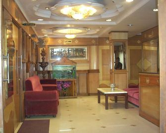 Hotel Manickam Grand - צ'נאי - לובי