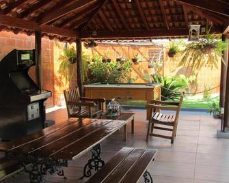 Pousada Quinta Das Aroeiras - Olímpia - Patio