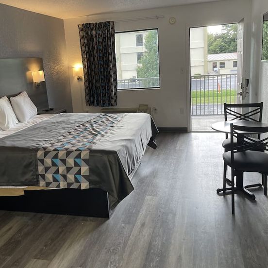 Bedroom view of American Inn - Paducah