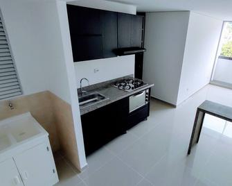 Apartamento 3 Habitaciones Nuevo Con Aire, Piscina Y Gimnasio - Cúcuta - Kitchen