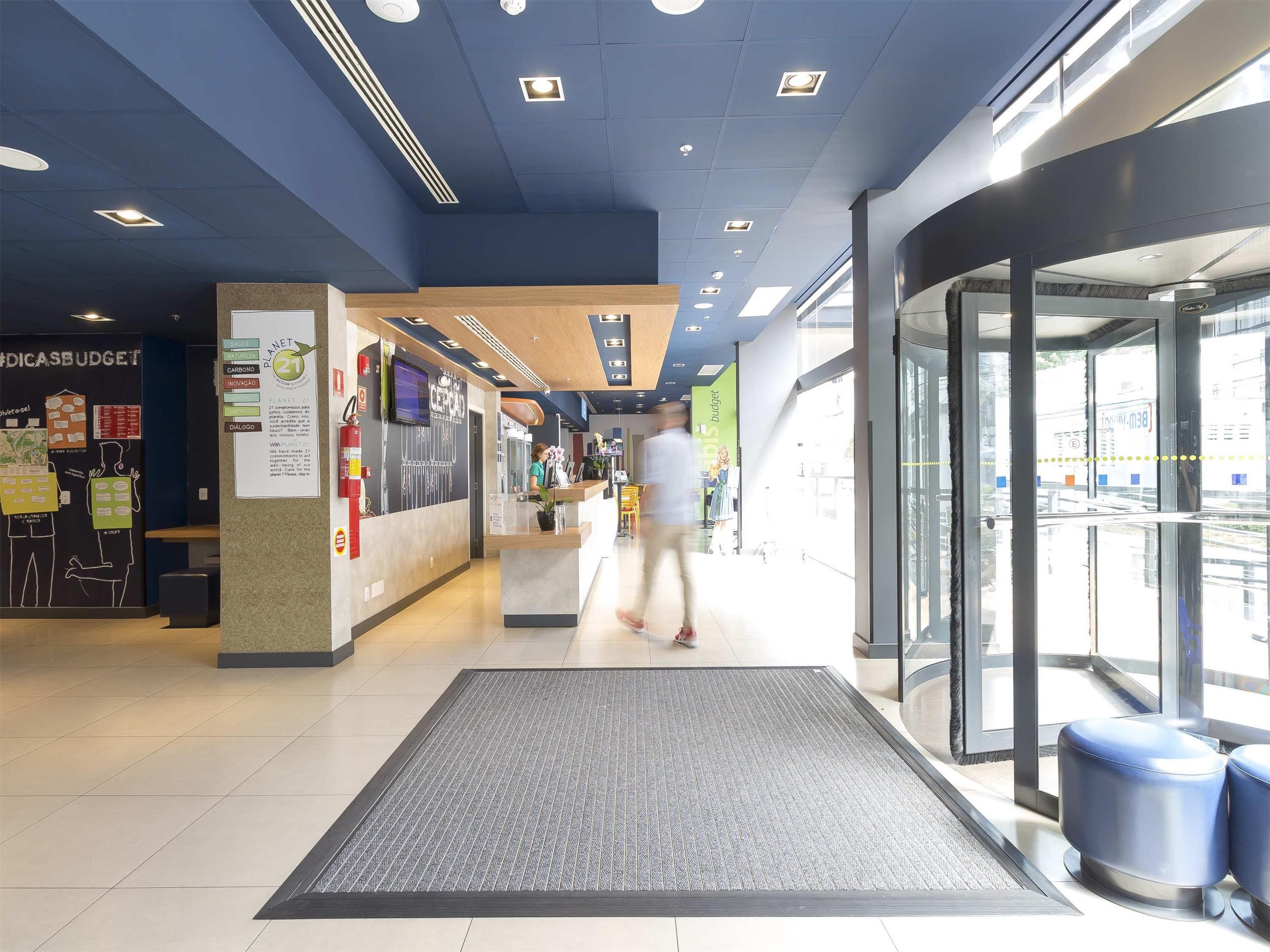 ibis budget Blumenau - Blumenau - Shop