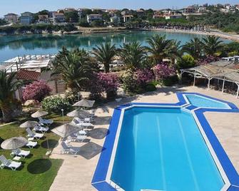 Ladin Hotel - Cesme - Pool
