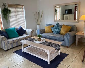 The Dunes Resort 80 & 69 - Plettenberg Bay - Living room