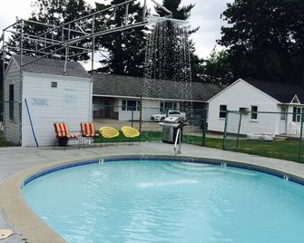Sunrise Motel - Saco - Pool