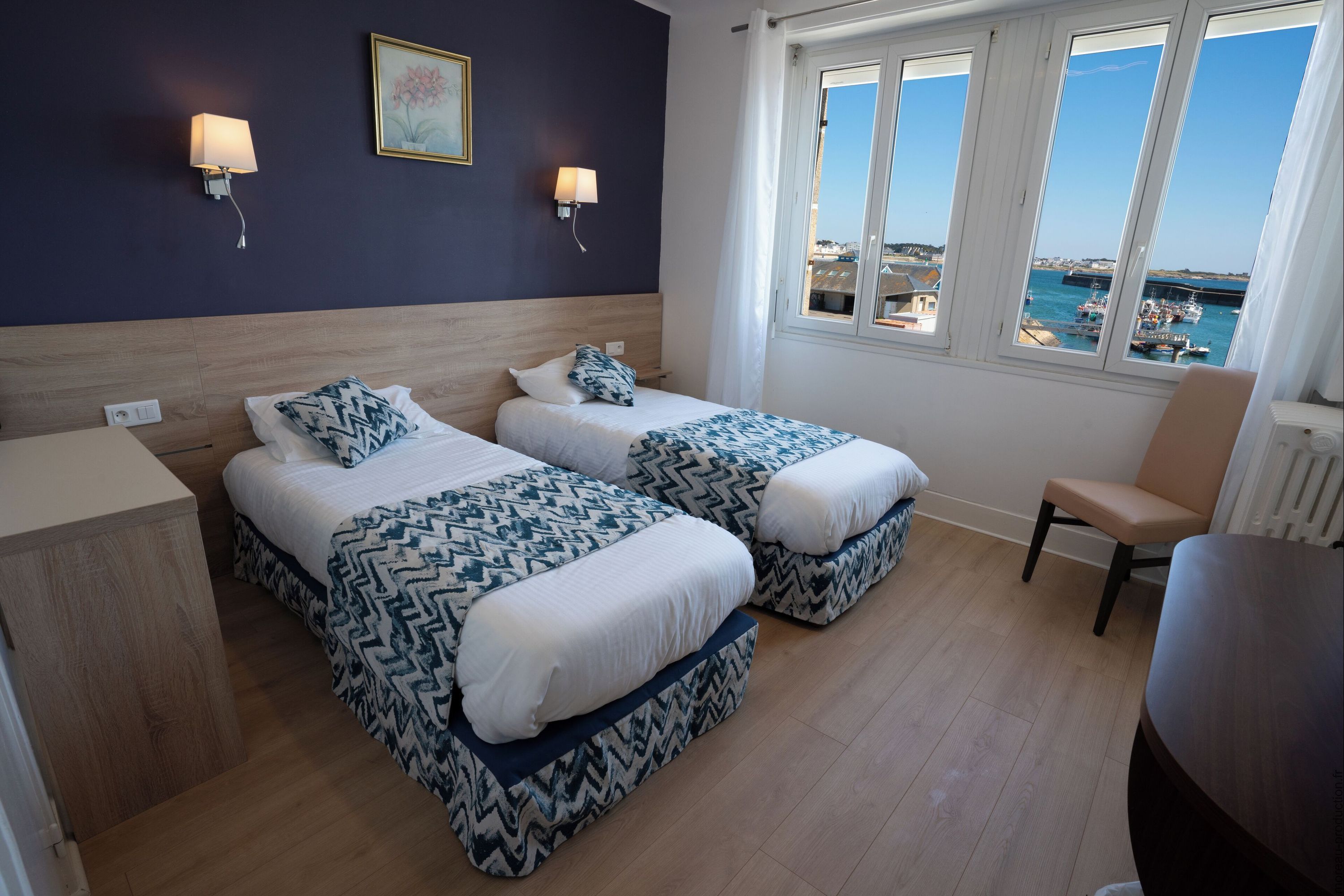 هوتل دي لا مير - كيبيرون - غرفة نوم