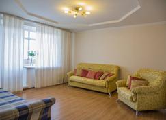 Apartment Ng Na Chertygasheva - Abakan - Living room