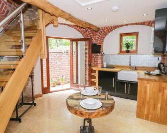 The Hyde Dovecote Kinver - Stourbridge - Kitchen