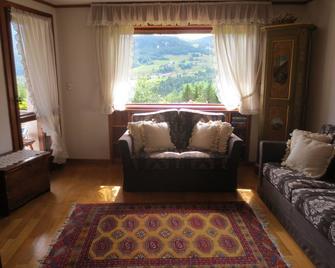 Cortina Amazing View! Luxury Romantic Chalet 5min Walk To Center - Ski Faciliti - Cortina d'Ampezzo - Living room