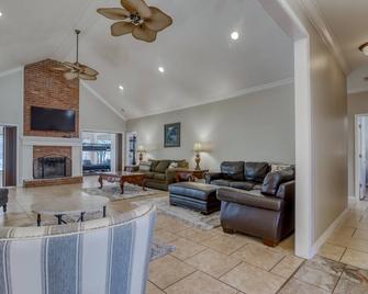 Fun Daze - Foley - Living room