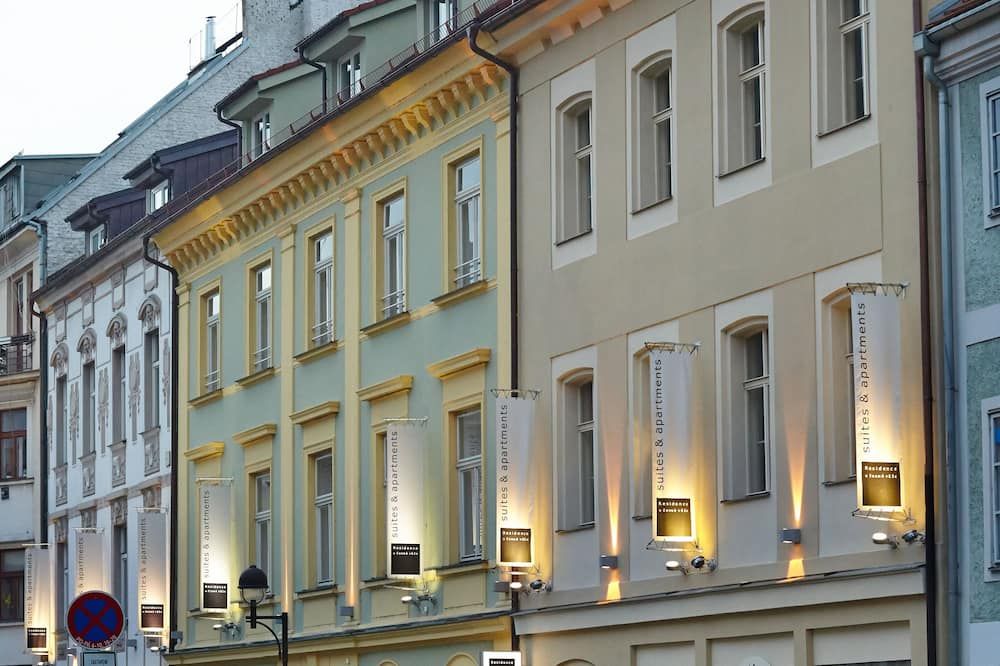 ريزيدانسه أو تشيرنيه فيجه جيسكيه بوديهجوفيسه - كي بوديجوفيس - مبنى