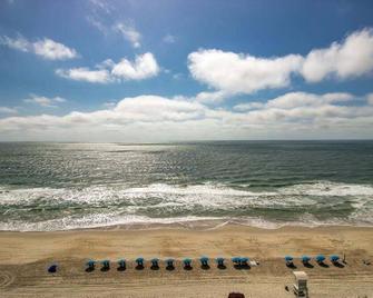 1107 Surf's Up by Atlantic Towers - Carolina Beach - Beach