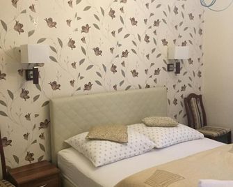 Villa Almira - بولانيكا-زدروج - غرفة نوم