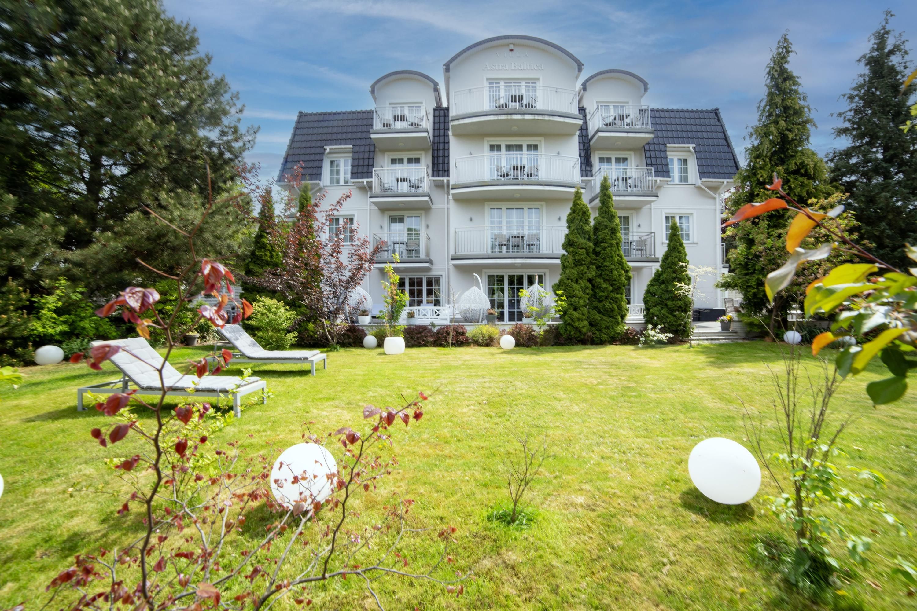 فيّا أسترا بالتيكا