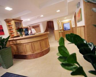 Landhotel Moshammer - Waidhofen an der Ybbs - Front desk