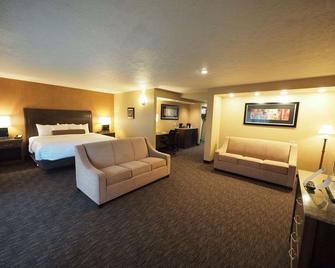 Evergreen Resort - Cadillac - Bedroom