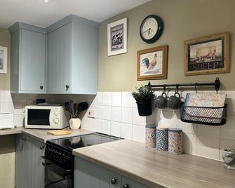 Llanidloes - Sleeps 7 - Parking - Pet Friendly - Llanidloes - Cocina
