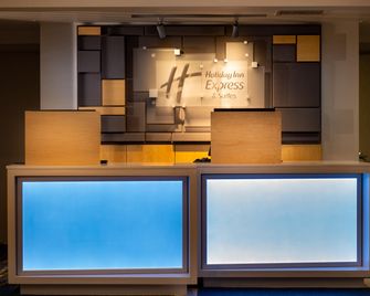 Holiday Inn Express & Suites Wausau By IHG - Weston - Rezeption