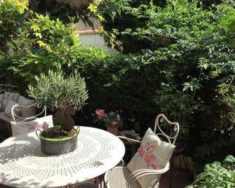 Hotel Le Méditérranée - Saintes-Maries-de-la-Mer - Patio