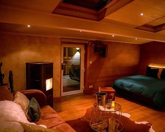 Le Spa du Cabanon: Cabanon de luxe avec Spa entièrement privatif - Marche-en-Famenne - Bedroom