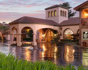 Half Moon Bay Lodge - Half Moon Bay - Building