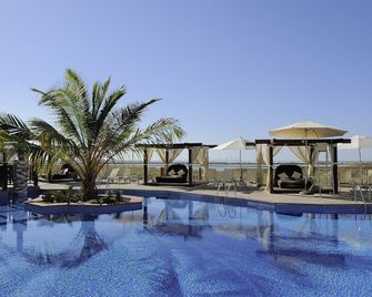 Yas Plaza Mangroves - Abu Dhabi - Piscina