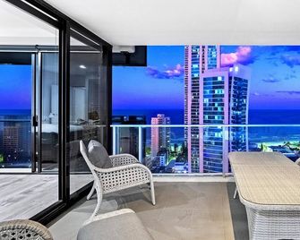 Circle on Cavill - QStay - Surfers Paradise