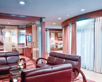 Hotel Savoy Homann - באנדונג - טרקלין