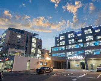 Muan Pine Forest Resort Pension - Muan - Building