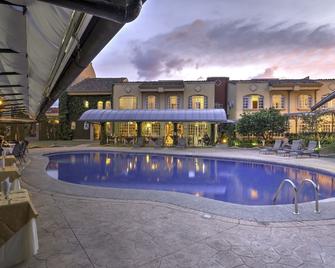 Casa Conde Hotel & Suites - סן חוזה - בריכה