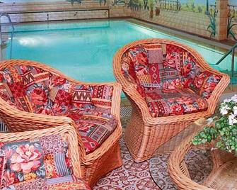 Landhotel Sonnenfeld am Tegernsee - Bad Wiessee - Pool