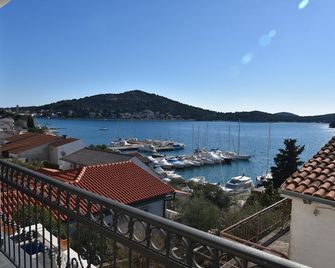 Villa Pina Apartment Nicos 2-4 Pers - Tisno - Balcon