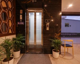 Townhouse Oak Indigo Business Hotels - Hyderabad - Lobby