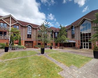 Village Hotel Swindon - סווינדון - בניין