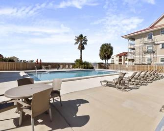 Sound Front Studio with Community Pool/Private Pier. Treasure by the Sound - Navarre - Pool