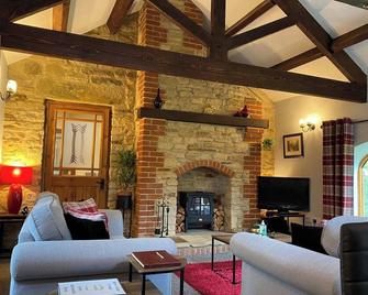 2 bedroom accommodation in Shotley Bridge - Consett - Living room