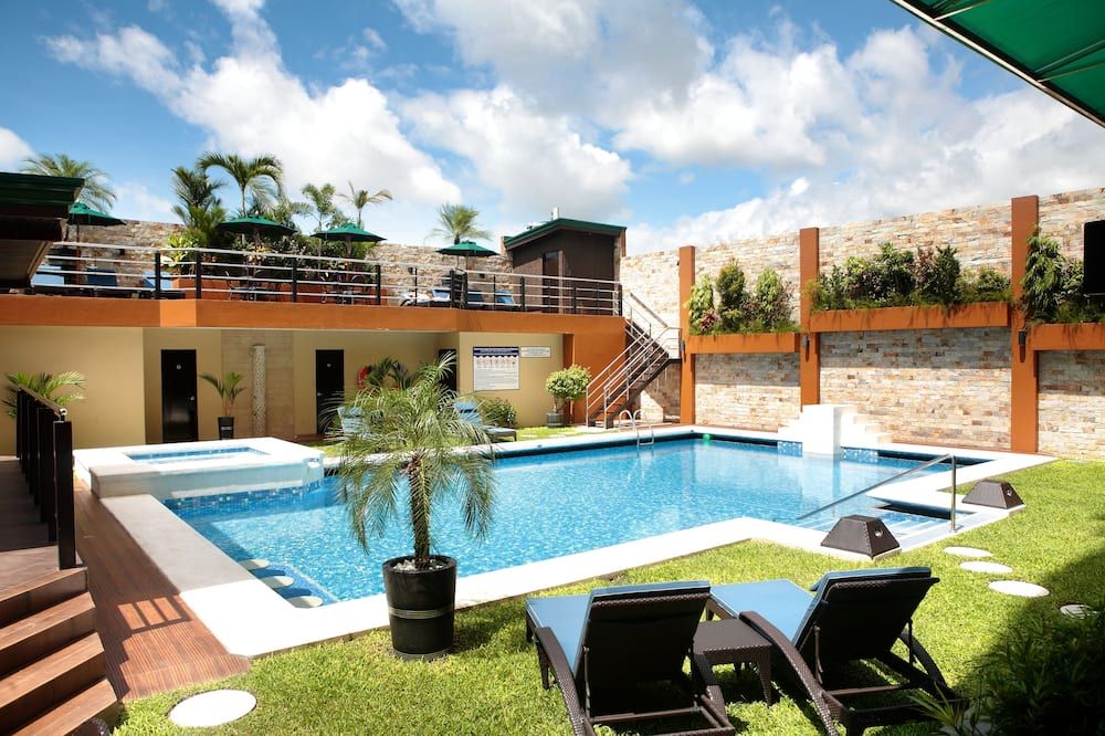 Queens Hotel - Angeles City - Havuz