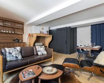 Havane - Furnished apartment - Downtown Lyon - ליון - סלון