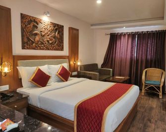 Hotel Silver Oak - אוטי