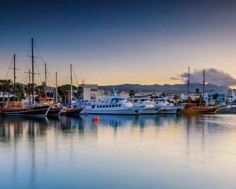 Villa Andrews Hotel - Tigaki - Priveliște în exterior