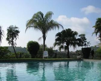 Eagles Nest Chalets - Hazyview - Alberca