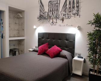 Hostal Lauria - Madrid - Camera da letto
