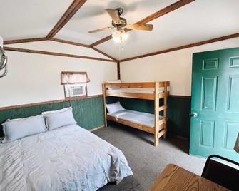 Cozy Cabin2 Within Campground - Mifflinburg - Habitación