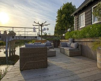 Holiday Home in Cothen by the Waterfront - Wijk bij Duurstede - Patio