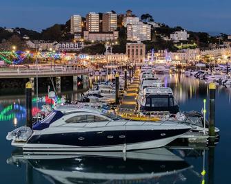 Location, Location, LocationWhen choosing the perfect holiday apartments, location is the key fac - Torquay - Vista del exterior