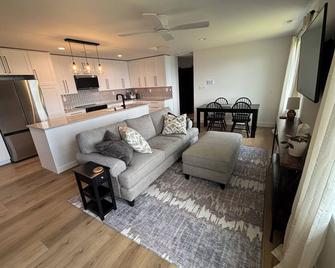 Columbia River Valley Eagle's Nest Private Guest Apartment - Kalama - Sala de estar