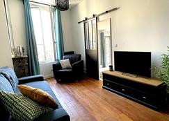 Dreux #4 - Cozy and bright 2 rooms city center apartment - Dreux - Vardagsrum