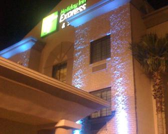 Holiday Inn Express & Suites Alice - Alice - Gebäude