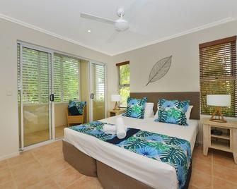 Cayman Villas - Port Douglas - Bedroom
