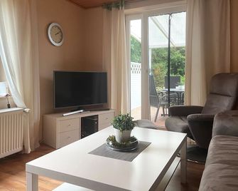 4 star house In the 'most beautiful village of the Wesermarsch' directly at the Weser estuary - Nordenham - Sala de estar